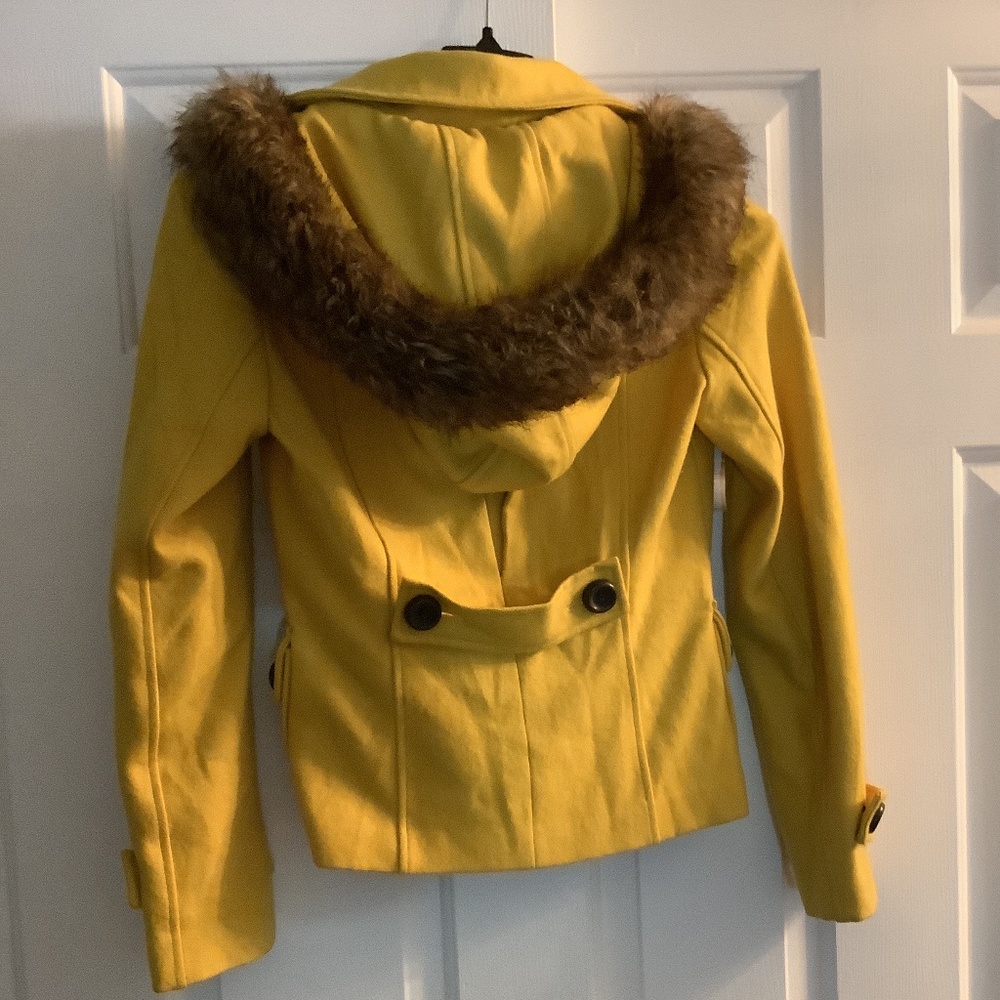 Delia’s Jacket - Picture 6 of 7